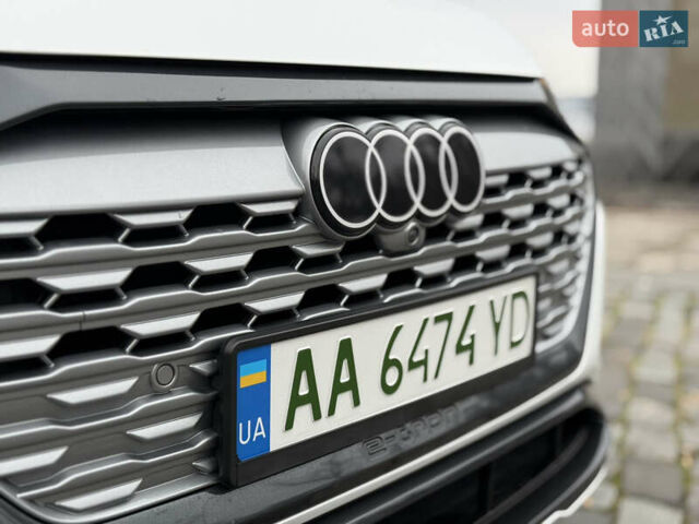 Белый Ауди Q8 e-tron, объемом двигателя 0 л и пробегом 17 тыс. км за 56500 $, фото 13 на Automoto.ua