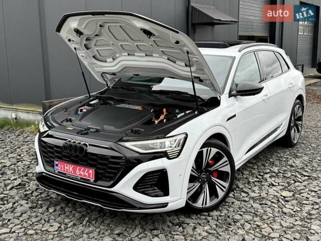 Білий Ауді Q8 e-tron, об'ємом двигуна 0 л та пробігом 17 тис. км за 52500 $, фото 26 на Automoto.ua