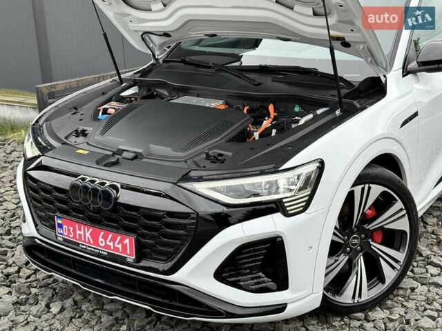 Білий Ауді Q8 e-tron, об'ємом двигуна 0 л та пробігом 17 тис. км за 52500 $, фото 27 на Automoto.ua