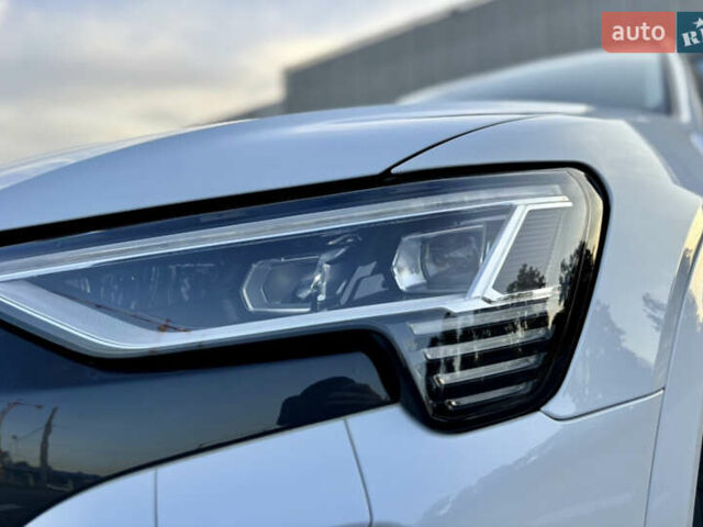 Белый Ауди Q8 e-tron, объемом двигателя 0 л и пробегом 21 тыс. км за 47450 $, фото 13 на Automoto.ua