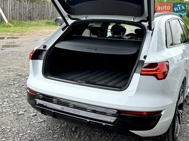 Білий Ауді Q8 e-tron, об'ємом двигуна 0 л та пробігом 17 тис. км за 52500 $, фото 30 на Automoto.ua