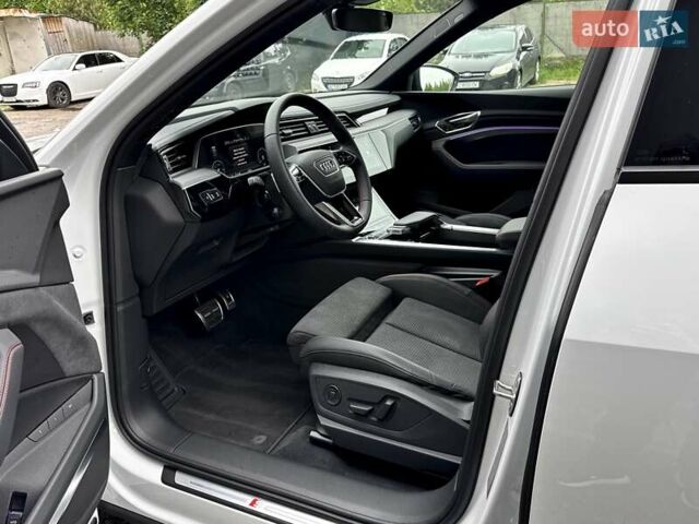 Білий Ауді Q8 e-tron, об'ємом двигуна 0 л та пробігом 17 тис. км за 52500 $, фото 50 на Automoto.ua