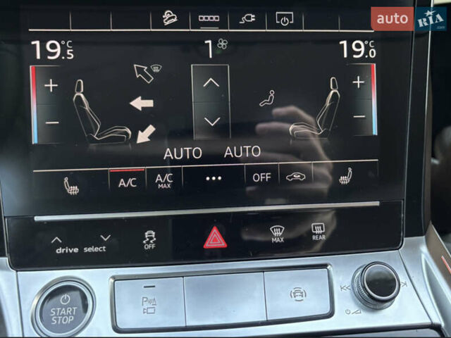 Белый Ауди Q8 e-tron, объемом двигателя 0 л и пробегом 21 тыс. км за 47450 $, фото 14 на Automoto.ua