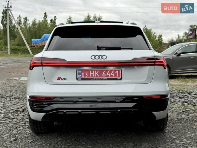 Білий Ауді Q8 e-tron, об'ємом двигуна 0 л та пробігом 17 тис. км за 52500 $, фото 12 на Automoto.ua