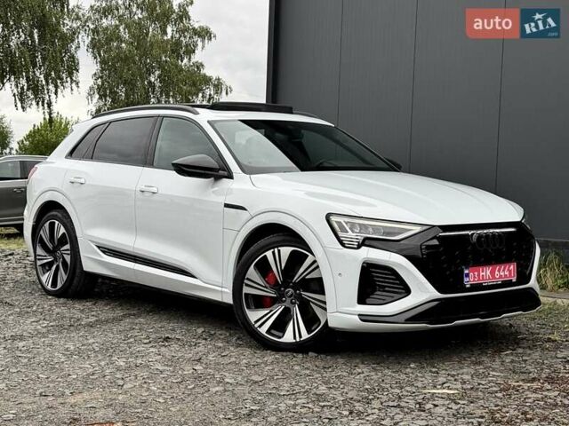Білий Ауді Q8 e-tron, об'ємом двигуна 0 л та пробігом 17 тис. км за 52500 $, фото 7 на Automoto.ua