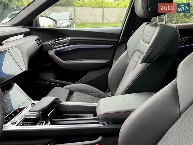 Білий Ауді Q8 e-tron, об'ємом двигуна 0 л та пробігом 17 тис. км за 52500 $, фото 60 на Automoto.ua