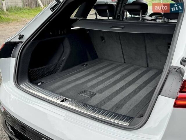 Білий Ауді Q8 e-tron, об'ємом двигуна 0 л та пробігом 17 тис. км за 52500 $, фото 35 на Automoto.ua
