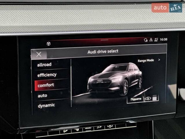 Білий Ауді Q8 e-tron, об'ємом двигуна 0 л та пробігом 17 тис. км за 52500 $, фото 79 на Automoto.ua