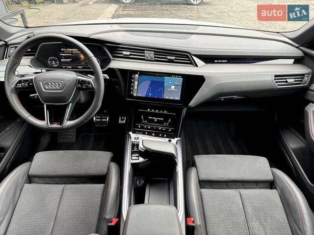 Білий Ауді Q8 e-tron, об'ємом двигуна 0 л та пробігом 17 тис. км за 52500 $, фото 69 на Automoto.ua