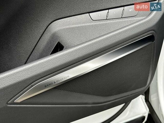 Білий Ауді Q8 e-tron, об'ємом двигуна 0 л та пробігом 17 тис. км за 52500 $, фото 53 на Automoto.ua