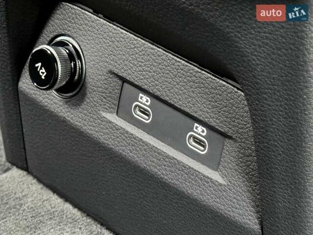 Білий Ауді Q8 e-tron, об'ємом двигуна 0 л та пробігом 17 тис. км за 52500 $, фото 98 на Automoto.ua
