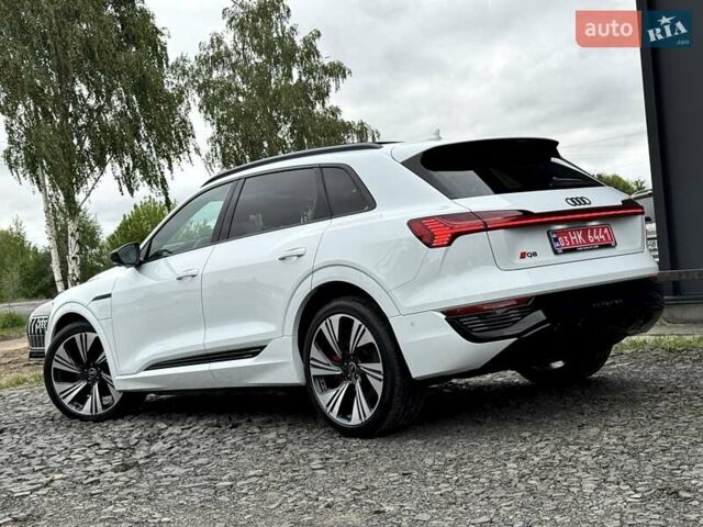 Білий Ауді Q8 e-tron, об'ємом двигуна 0 л та пробігом 17 тис. км за 52500 $, фото 15 на Automoto.ua