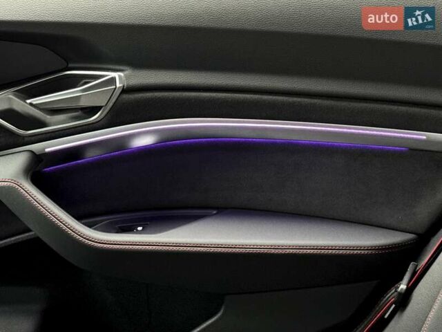 Білий Ауді Q8 e-tron, об'ємом двигуна 0 л та пробігом 17 тис. км за 52500 $, фото 73 на Automoto.ua