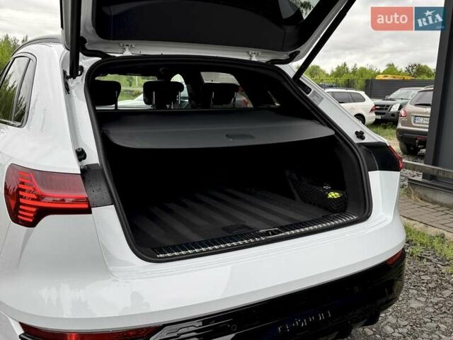 Білий Ауді Q8 e-tron, об'ємом двигуна 0 л та пробігом 17 тис. км за 52500 $, фото 33 на Automoto.ua