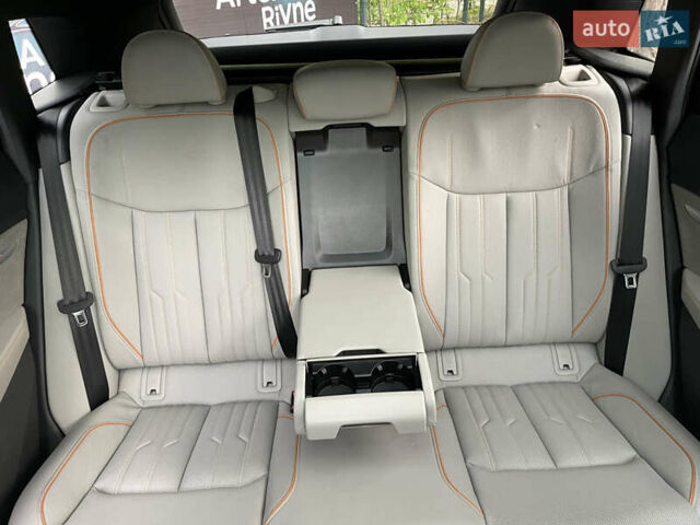 Белый Ауди Q8 e-tron, объемом двигателя 0 л и пробегом 2 тыс. км за 61000 $, фото 23 на Automoto.ua