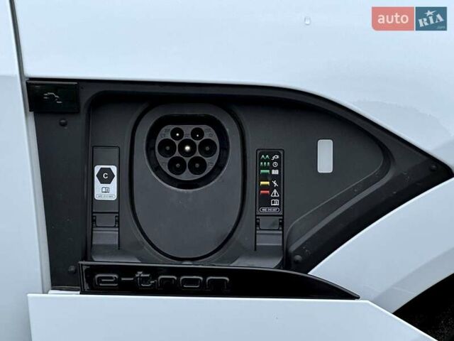 Білий Ауді Q8 e-tron, об'ємом двигуна 0 л та пробігом 17 тис. км за 52500 $, фото 25 на Automoto.ua