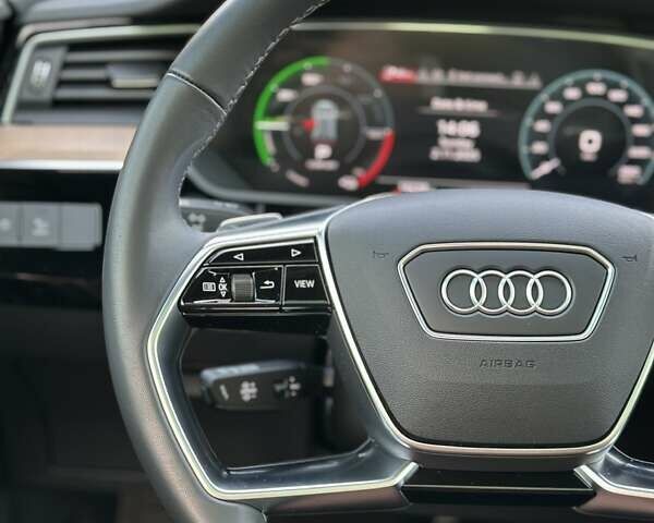 Білий Ауді Q8 e-tron, об'ємом двигуна 0 л та пробігом 10 тис. км за 52000 $, фото 21 на Automoto.ua
