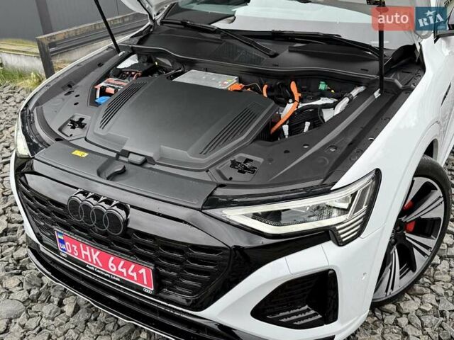 Білий Ауді Q8 e-tron, об'ємом двигуна 0 л та пробігом 17 тис. км за 52500 $, фото 28 на Automoto.ua