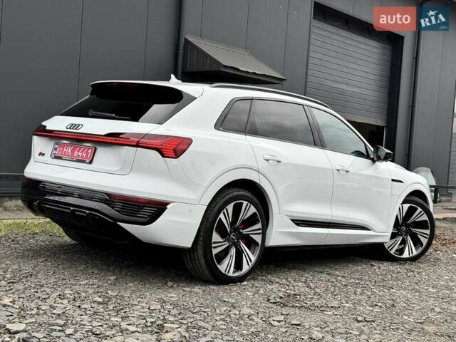 Білий Ауді Q8 e-tron, об'ємом двигуна 0 л та пробігом 17 тис. км за 52500 $, фото 9 на Automoto.ua
