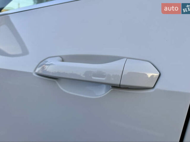 Белый Ауди Q8 e-tron, объемом двигателя 0 л и пробегом 21 тыс. км за 47450 $, фото 16 на Automoto.ua