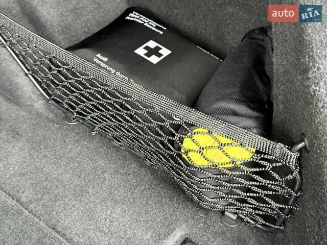 Білий Ауді Q8 e-tron, об'ємом двигуна 0 л та пробігом 17 тис. км за 52500 $, фото 93 на Automoto.ua