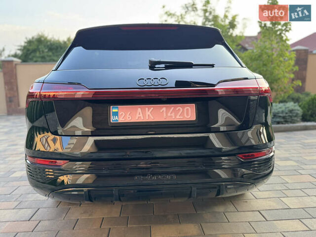 Чорний Ауді Q8 e-tron, об'ємом двигуна 0 л та пробігом 31 тис. км за 57900 $, фото 53 на Automoto.ua