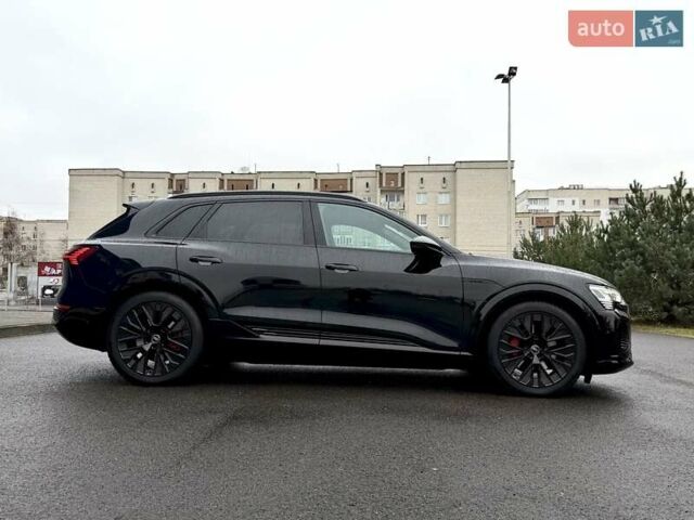 Черный Ауди Q8 e-tron, объемом двигателя 0 л и пробегом 32 тыс. км за 56700 $, фото 7 на Automoto.ua