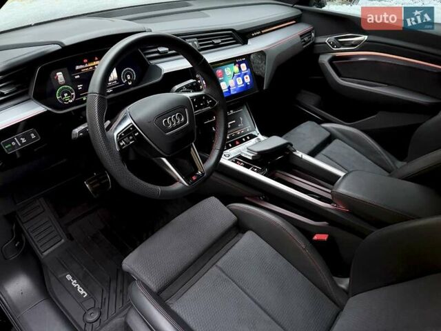 Черный Ауди Q8 e-tron, объемом двигателя 0 л и пробегом 32 тыс. км за 56700 $, фото 19 на Automoto.ua