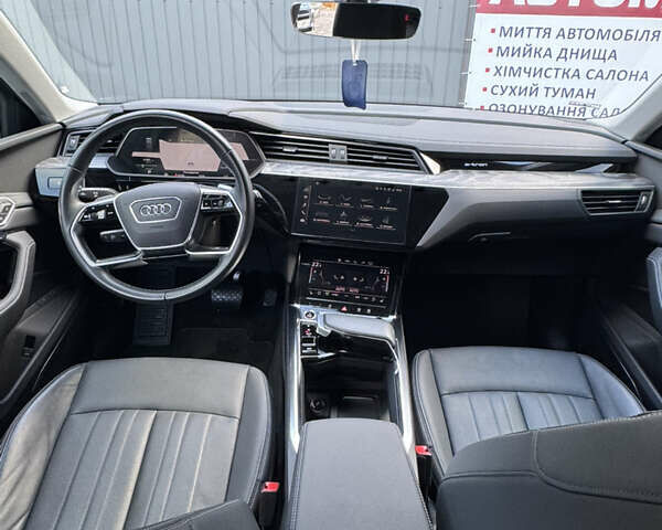 Ауді Q8 e-tron 2023 у Івано-Франківську на Automoto.ua Чорний Ауді Q8 e-tron, об'ємом двигуна 0 л та пробігом 26 тис. км за 49900 $, фото 12 на Automoto.ua