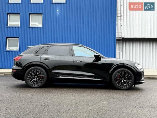 Черный Ауди Q8 e-tron, объемом двигателя 0 л и пробегом 32 тыс. км за 56700 $, фото 8 на Automoto.ua