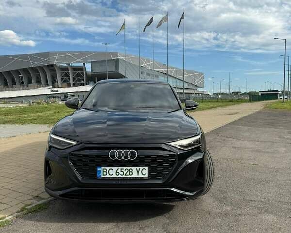 Черный Ауди Q8 e-tron, объемом двигателя 0 л и пробегом 33 тыс. км за 51115 $, фото 4 на Automoto.ua