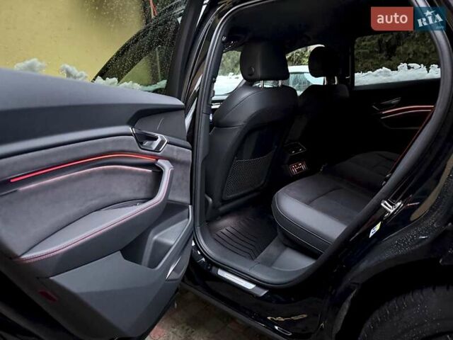 Черный Ауди Q8 e-tron, объемом двигателя 0 л и пробегом 32 тыс. км за 56700 $, фото 40 на Automoto.ua
