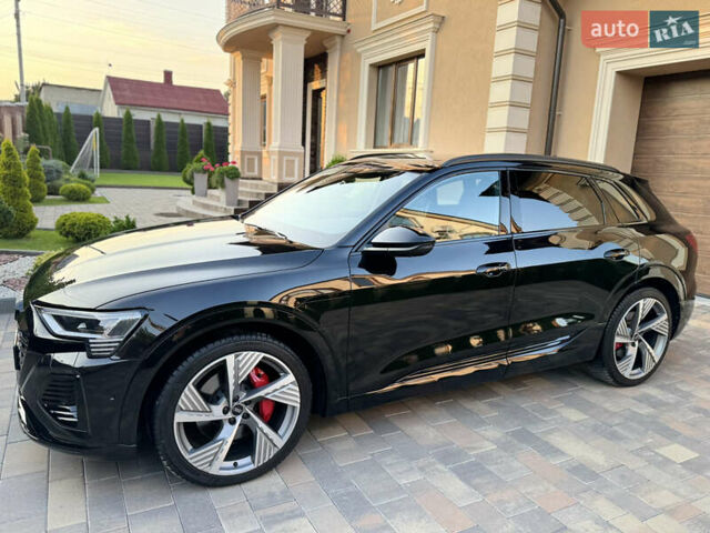 Чорний Ауді Q8 e-tron, об'ємом двигуна 0 л та пробігом 31 тис. км за 57900 $, фото 57 на Automoto.ua