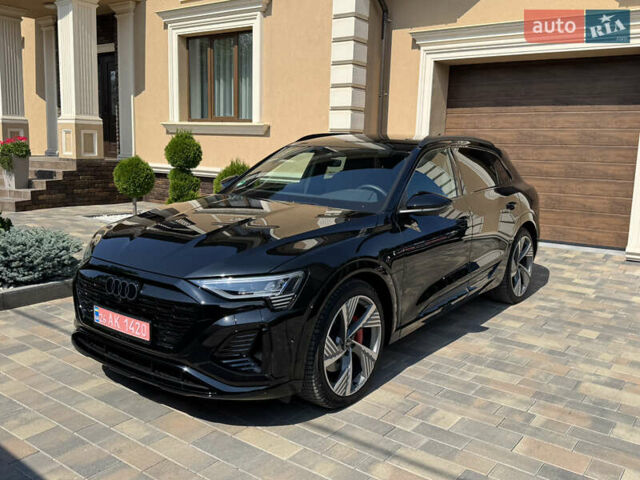 Чорний Ауді Q8 e-tron, об'ємом двигуна 0 л та пробігом 31 тис. км за 57900 $, фото 22 на Automoto.ua
