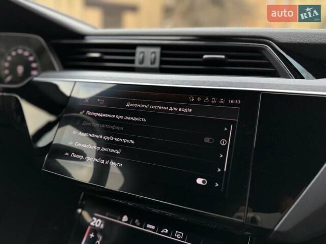 Чорний Ауді Q8 e-tron, об'ємом двигуна 0 л та пробігом 22 тис. км за 50999 $, фото 39 на Automoto.ua