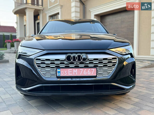 Черный Ауди Q8 e-tron, объемом двигателя 0 л и пробегом 23 тыс. км за 55000 $, фото 4 на Automoto.ua