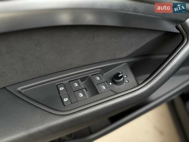 Чорний Ауді Q8 e-tron, об'ємом двигуна 0 л та пробігом 22 тис. км за 50999 $, фото 19 на Automoto.ua