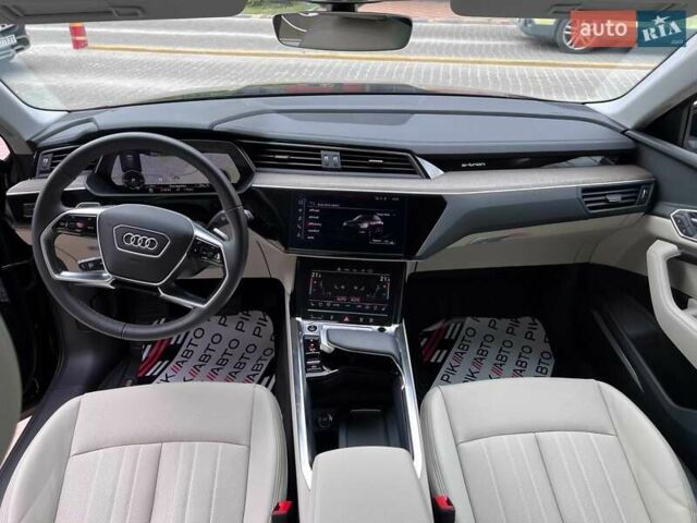 Чорний Ауді Q8 e-tron, об'ємом двигуна 0 л та пробігом 1 тис. км за 69900 $, фото 39 на Automoto.ua