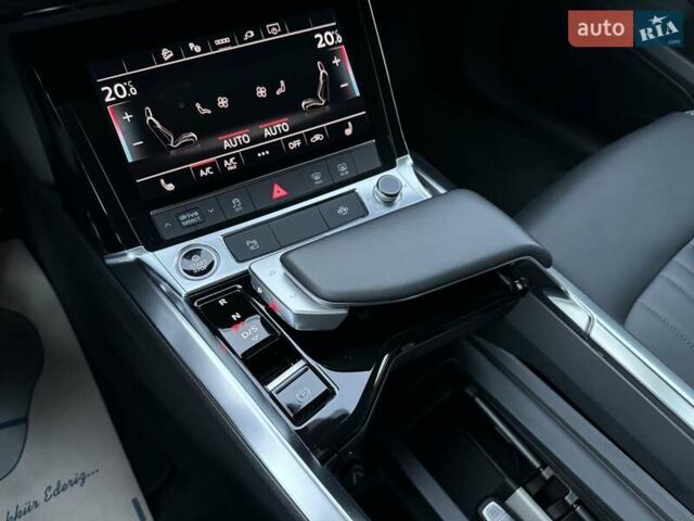 Черный Ауди Q8 e-tron, объемом двигателя 0 л и пробегом 20 тыс. км за 49999 $, фото 44 на Automoto.ua