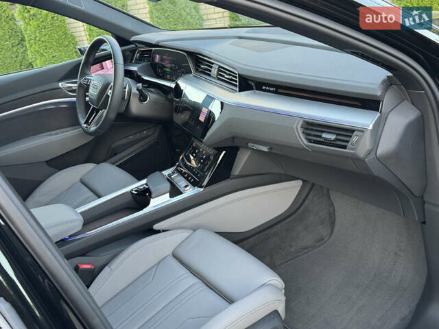 Черный Ауди Q8 e-tron, объемом двигателя 0 л и пробегом 23 тыс. км за 55000 $, фото 69 на Automoto.ua
