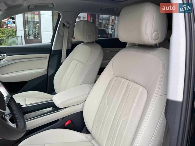 Чорний Ауді Q8 e-tron, об'ємом двигуна 0 л та пробігом 1 тис. км за 69900 $, фото 19 на Automoto.ua
