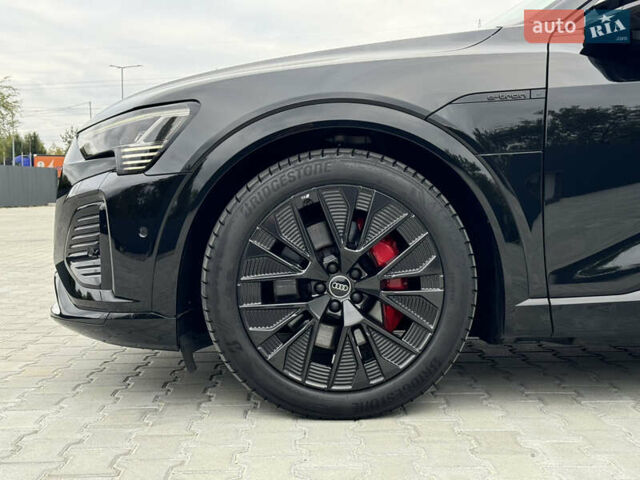 Ауді Q8 e-tron 2023 у Мукачеве на Automoto.ua Чорний Ауді Q8 e-tron, об'ємом двигуна 0 л та пробігом 38 тис. км за 64500 $, фото 6 на Automoto.ua