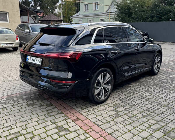 Ауді Q8 e-tron 2023 у Івано-Франківську на Automoto.ua Чорний Ауді Q8 e-tron, об'ємом двигуна 0 л та пробігом 26 тис. км за 49900 $, фото 5 на Automoto.ua