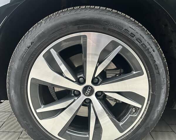 Черный Ауди Q8 e-tron, объемом двигателя 0 л и пробегом 27 тыс. км за 47900 $, фото 10 на Automoto.ua