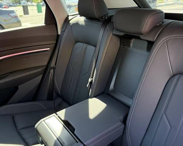 Черный Ауди Q8 e-tron, объемом двигателя 0 л и пробегом 4 тыс. км за 51800 $, фото 14 на Automoto.ua