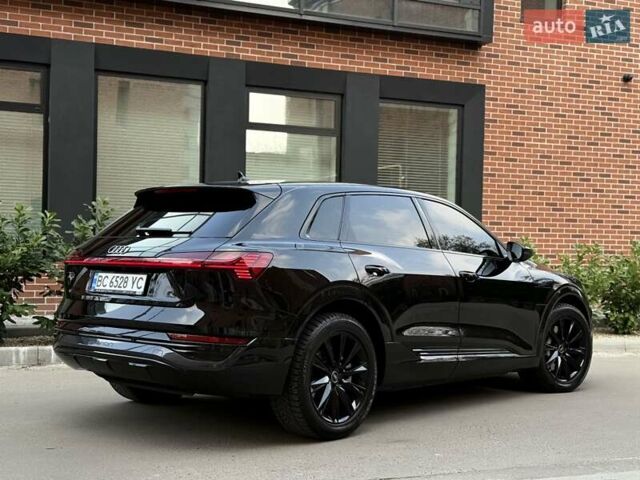 Чорний Ауді Q8 e-tron, об'ємом двигуна 0 л та пробігом 22 тис. км за 50999 $, фото 8 на Automoto.ua