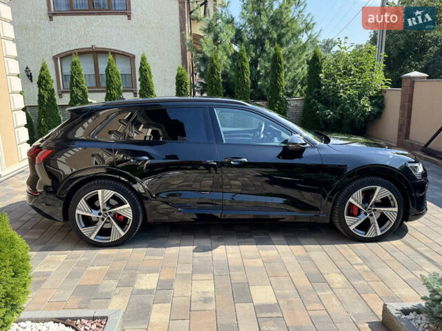 Чорний Ауді Q8 e-tron, об'ємом двигуна 0 л та пробігом 31 тис. км за 57900 $, фото 11 на Automoto.ua