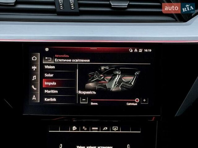 Черный Ауди Q8 e-tron, объемом двигателя 0 л и пробегом 32 тыс. км за 56700 $, фото 51 на Automoto.ua