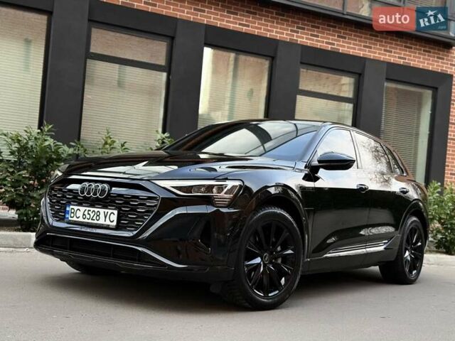 Чорний Ауді Q8 e-tron, об'ємом двигуна 0 л та пробігом 22 тис. км за 50999 $, фото 3 на Automoto.ua