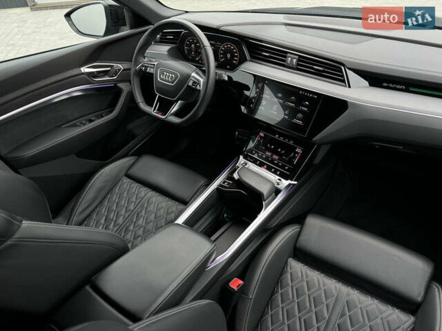 Ауді Q8 e-tron 2023 у Мукачеве на Automoto.ua Чорний Ауді Q8 e-tron, об'ємом двигуна 0 л та пробігом 38 тис. км за 64500 $, фото 10 на Automoto.ua